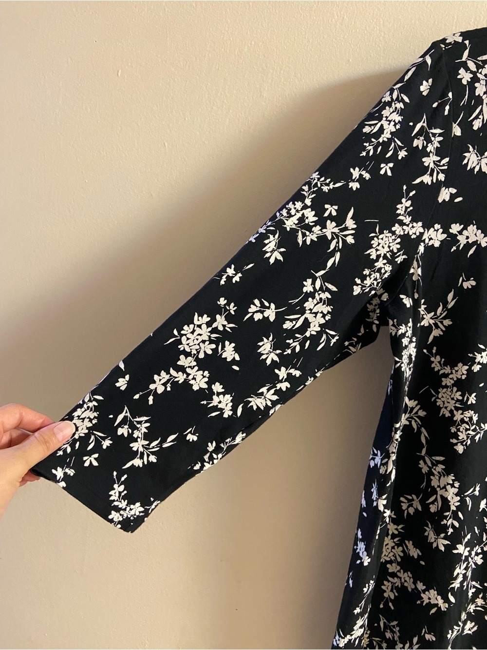 J. Jill Black Tunic Top with Cream Floral Print Supima Cotton Medium - Picture 6 of 7